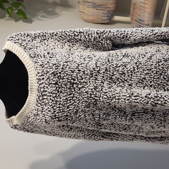 Daniel Laurent sweater - Picture 6 of 9